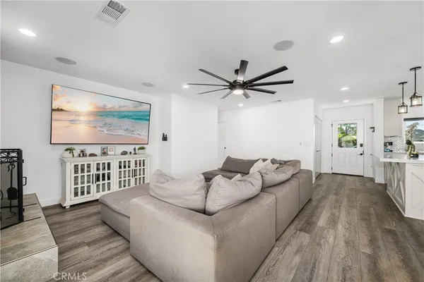 $1,400,000 | 3246 Marwick Avenue, Long Beach, CA 90808