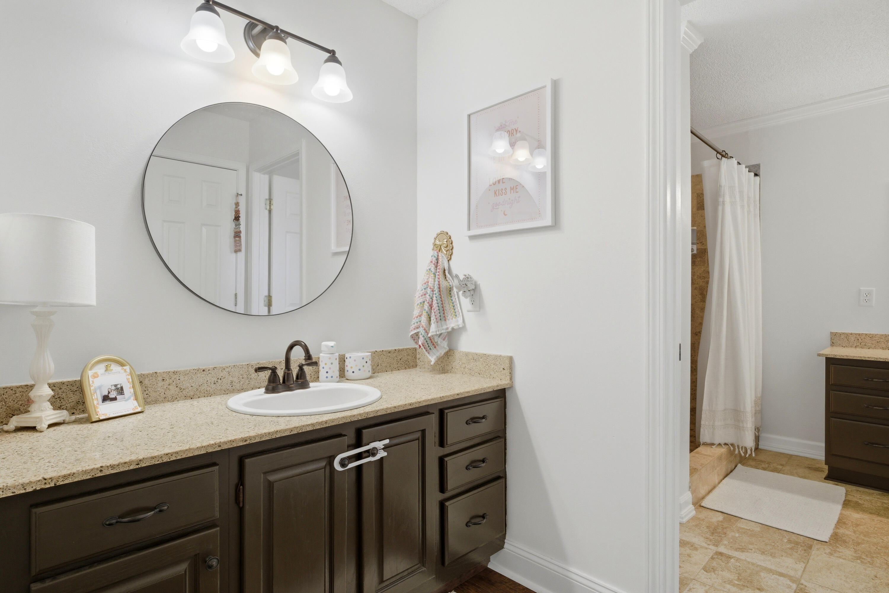 6032 Forest Green Road Pensacola, FL 32505 - Photo 20 of 37 Vanity