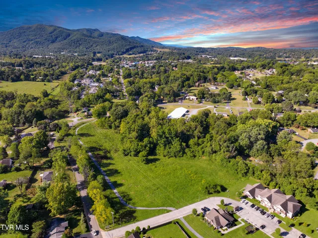 $215,000 | 907 Cedar Grove Road, Johnson City, TN 37601