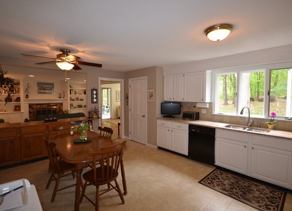 79 Hulst Road Amherst, MA 01002 - Photo 8 of 30