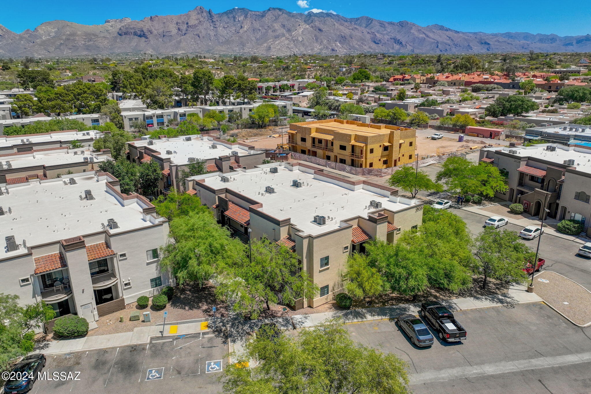 2026 East River Road, Unit 104 Tucson, AZ 85718 - Photo 38 of 46