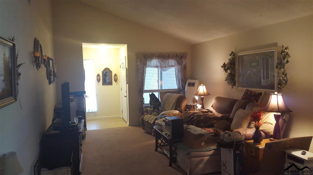 11040 Hillcrest Road, Unit 11040 HIRSCHFELD WAY RAN Rancho Cordova, CA 95670 - Photo 19 of 37