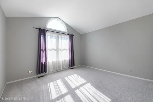 $325,000 | 2342 Hamilton Place, Schaumburg, IL 60107