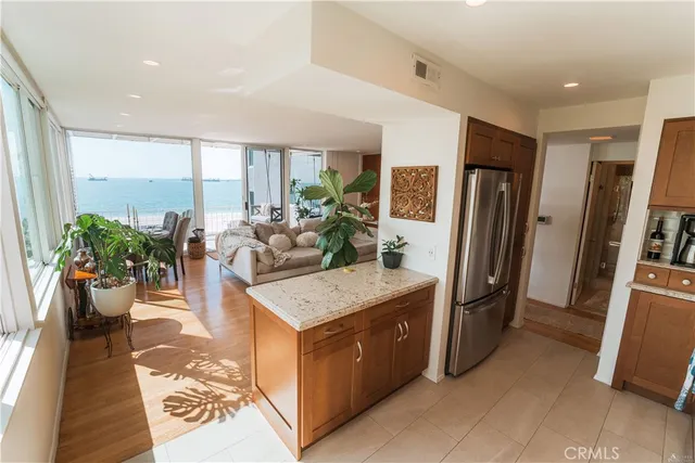 $1,100,000 | 16 South 36th Place, Unit F, Long Beach, CA 90803