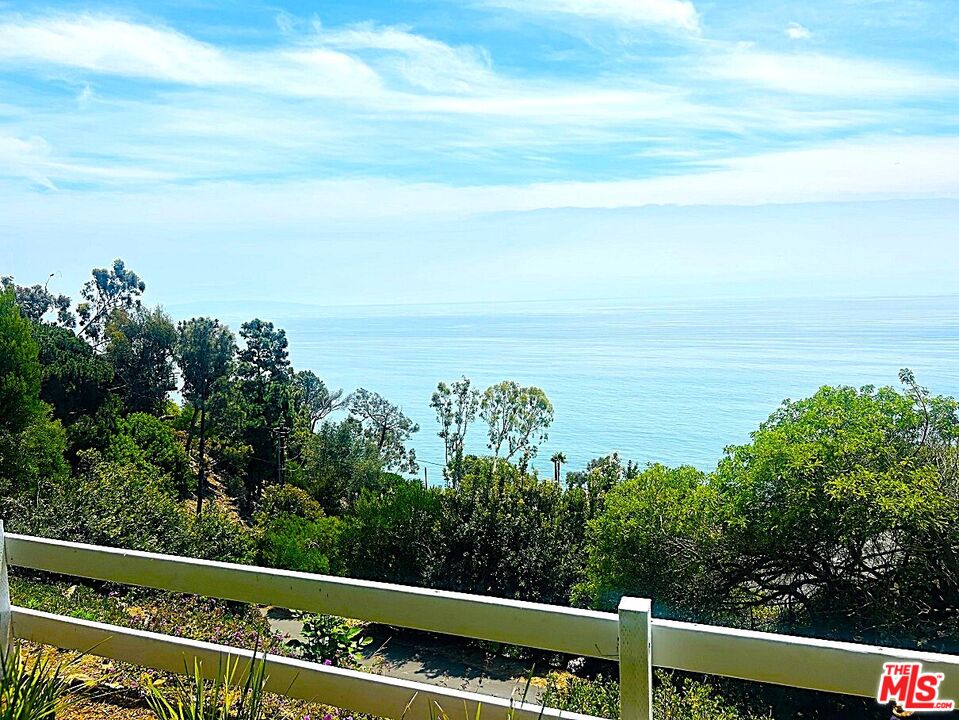 20645 Seaboard Road Malibu, CA 90265 - Photo 14 of 17