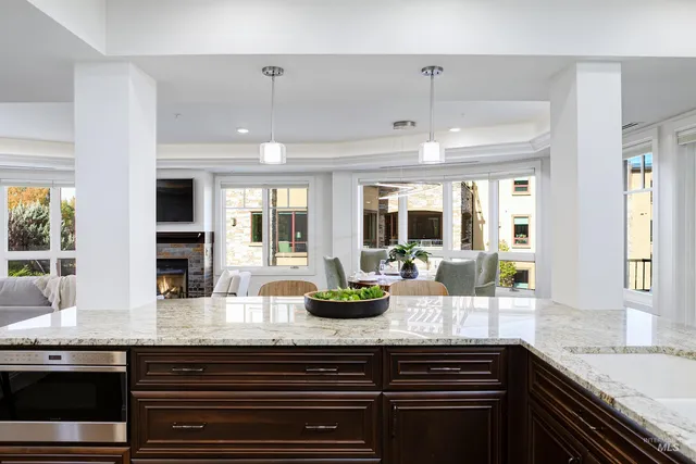 $1,000,000 | 3059 W Crescent, Unit 201, Boise, ID 83706