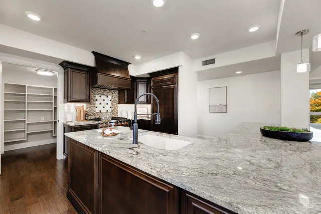 $1,000,000 | 3059 W Crescent, Unit 201, Boise, ID 83706