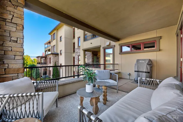 $1,000,000 | 3059 W Crescent, Unit 201, Boise, ID 83706