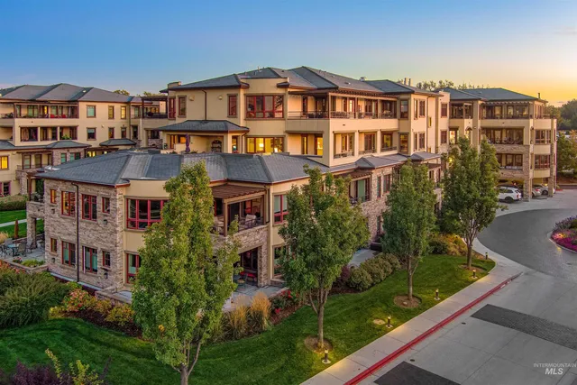 $1,000,000 | 3059 W Crescent, Unit 201, Boise, ID 83706