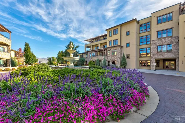 $1,000,000 | 3059 W Crescent, Unit 201, Boise, ID 83706