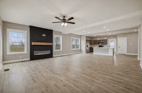 $427,400 | 337 Cardinal Creek Drive, Clarksville, TN 37042