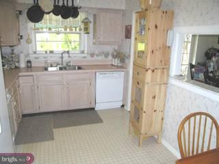 433 Robin Hill Road Wayne, PA 19087 - Photo 3 of 6