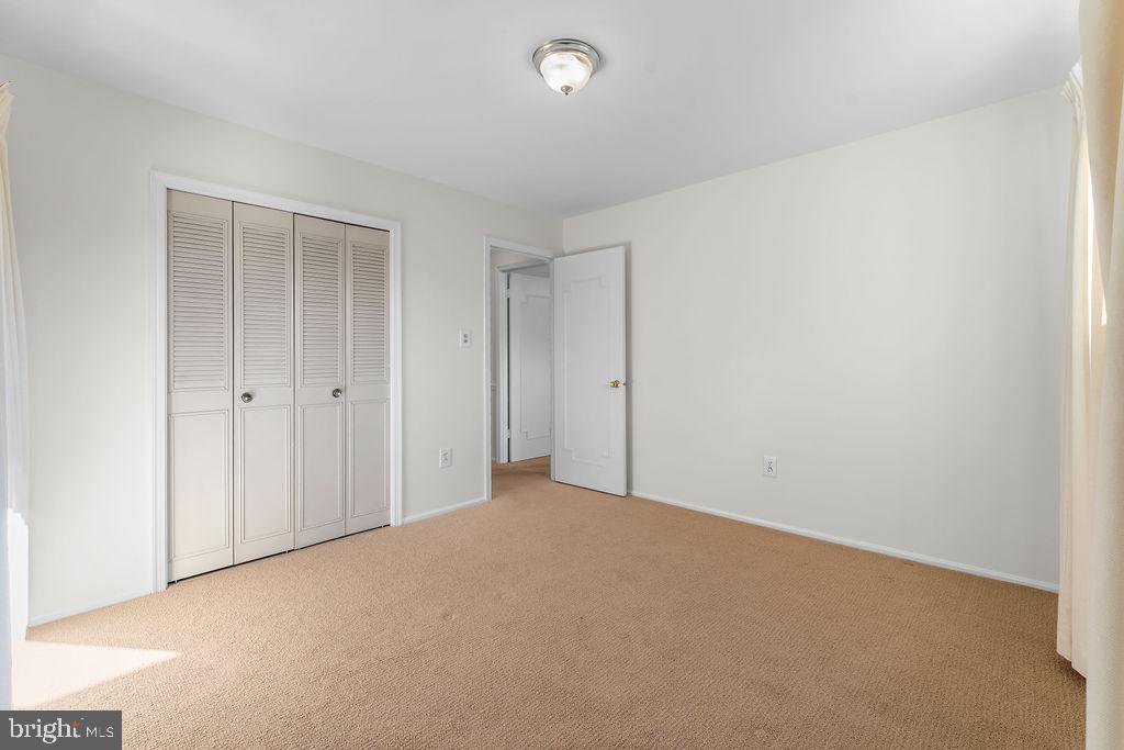 18324 Darnell Drive Olney, MD 20832 - Photo 17 of 25 large light-filled room ready for ideas.