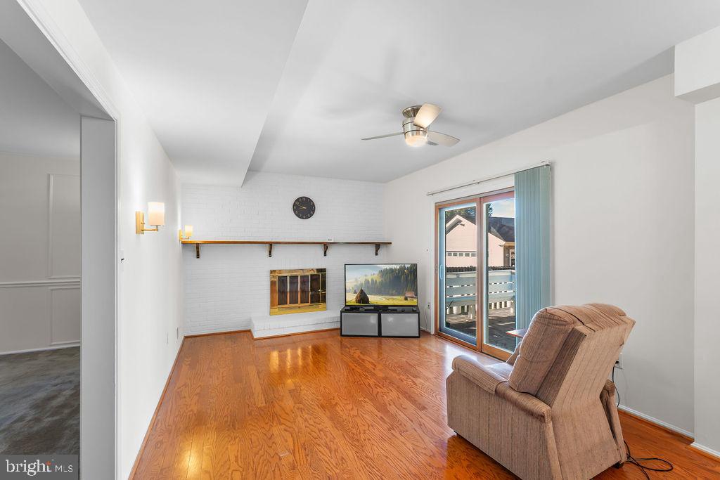 18324 Darnell Drive Olney, MD 20832 - Photo 6 of 25 living space with exit to deck.
