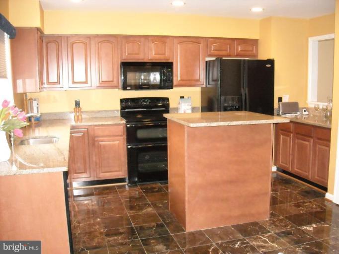 2153 Elm Tree Lane Silver Spring, MD 20906 - Photo 4 of 17 Kitchen