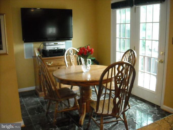 2153 Elm Tree Lane Silver Spring, MD 20906 - Photo 6 of 17 Breakfast Area