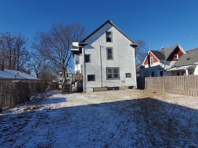 935 19th Street Rock Island, IL 61201 - Photo 2 of 12