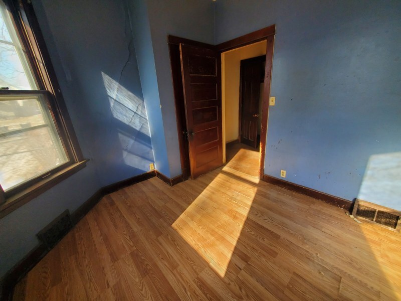 935 19th Street Rock Island, IL 61201 - Photo 5 of 12