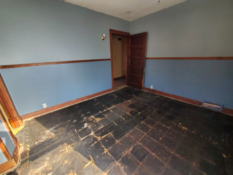 935 19th Street Rock Island, IL 61201 - Photo 9 of 12