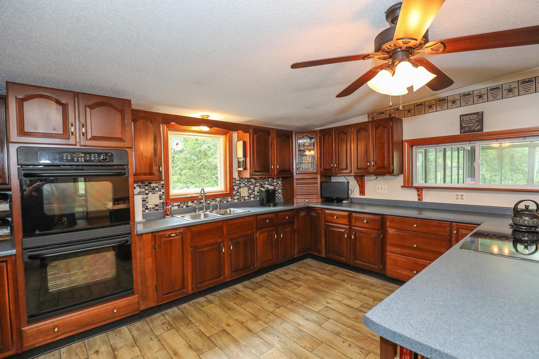 48 Old Derry Road Londonderry, NH 03038 - Photo 3 of 40