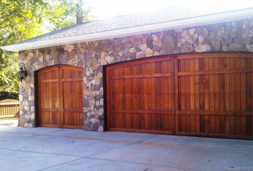 2908 Clover Road Charlotte, NC 28211 - Photo 26 of 27 a view of front door