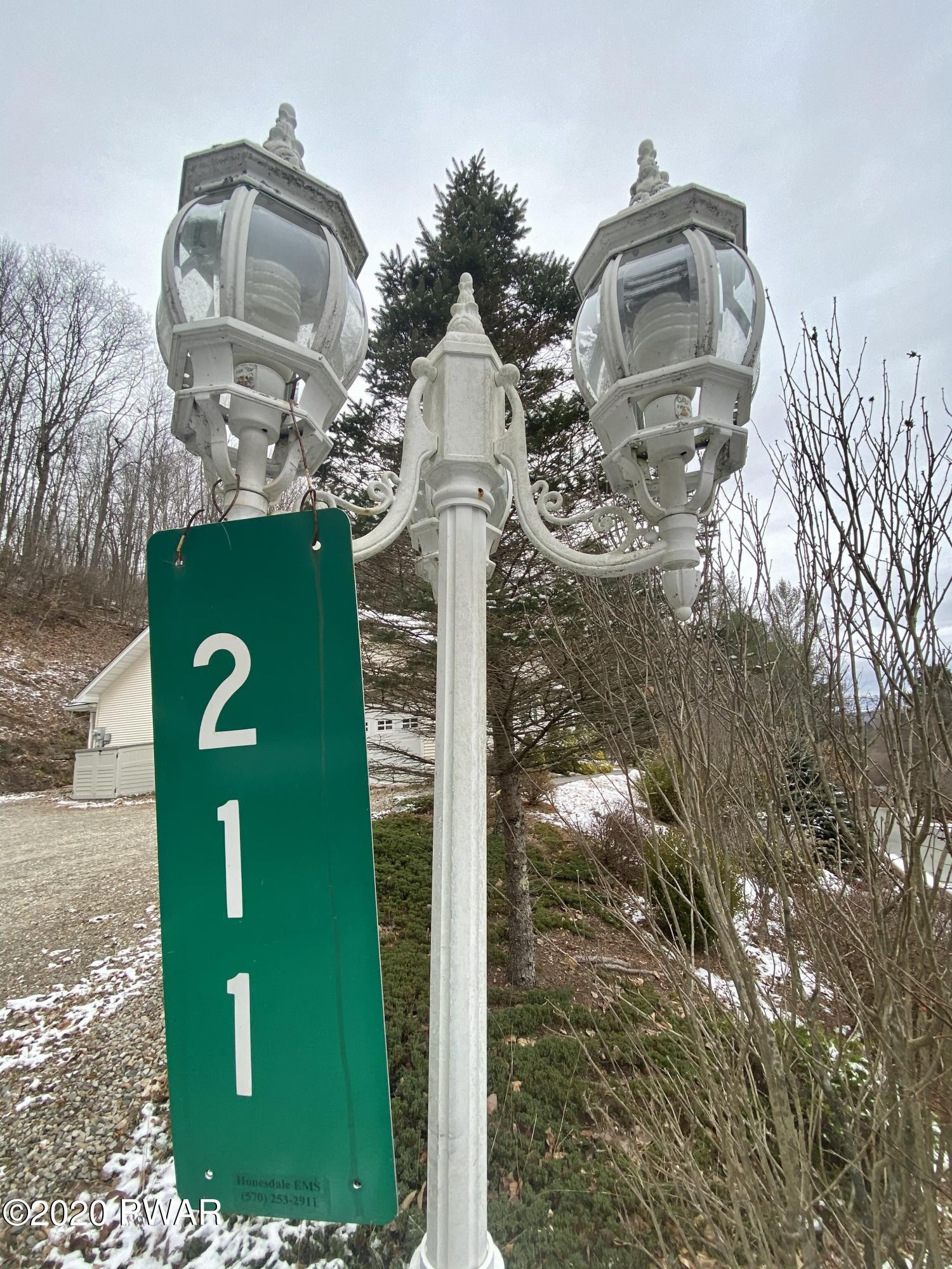 211 Spring Hill Road Honesdale, PA 18431 - Photo 39 of 39 211 Lamp post
