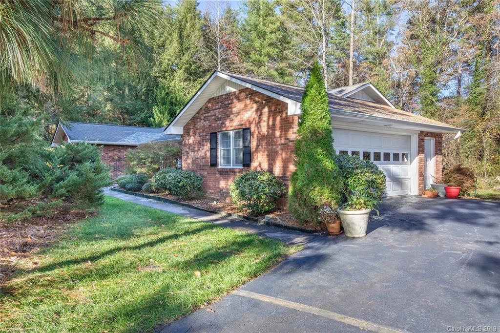 420 Brandon Road Hendersonville, NC 28739 - Photo 1 of 38