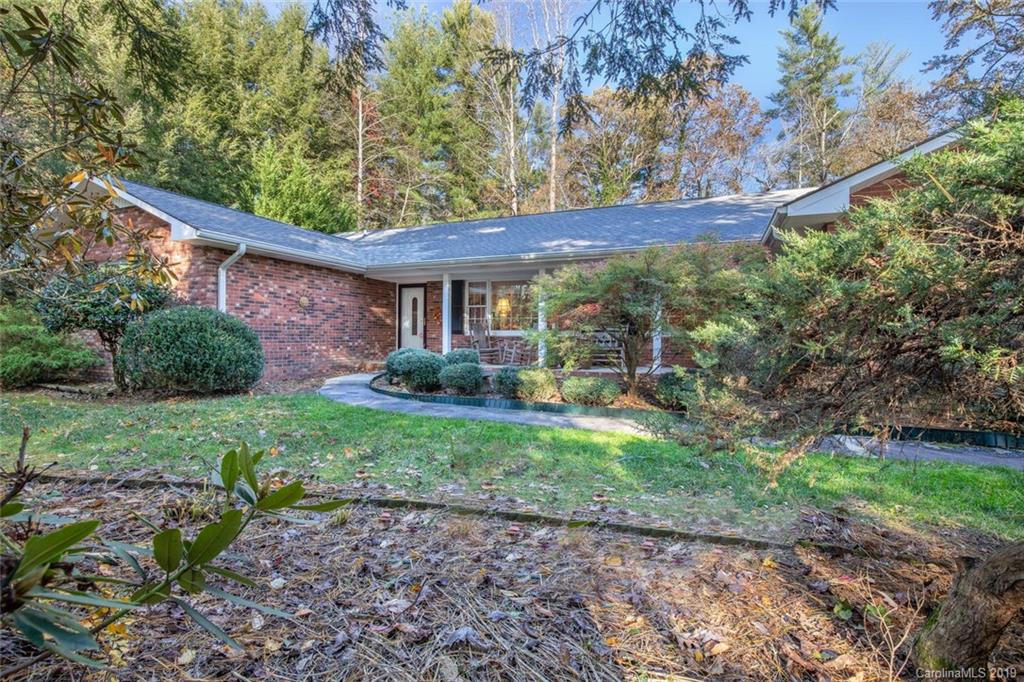 420 Brandon Road Hendersonville, NC 28739 - Photo 2 of 38
