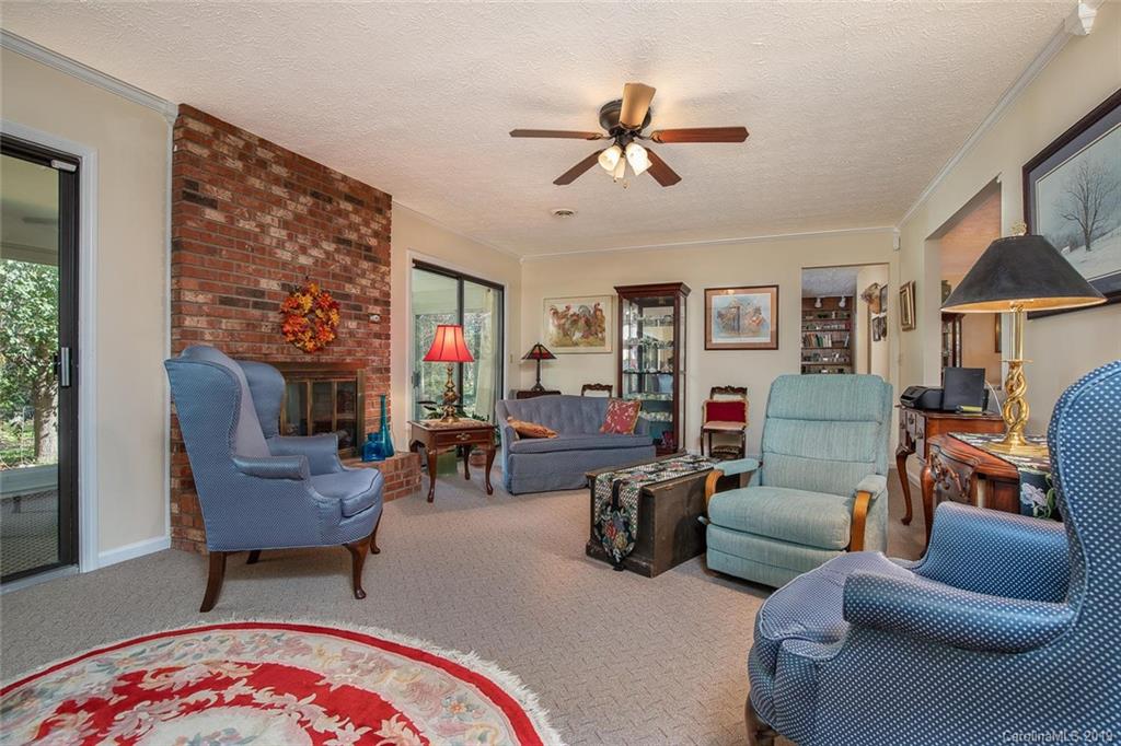 420 Brandon Road Hendersonville, NC 28739 - Photo 12 of 38
