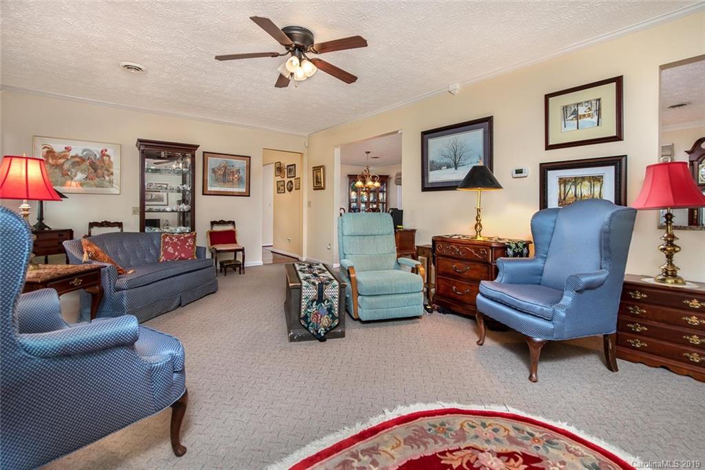 420 Brandon Road Hendersonville, NC 28739 - Photo 13 of 38