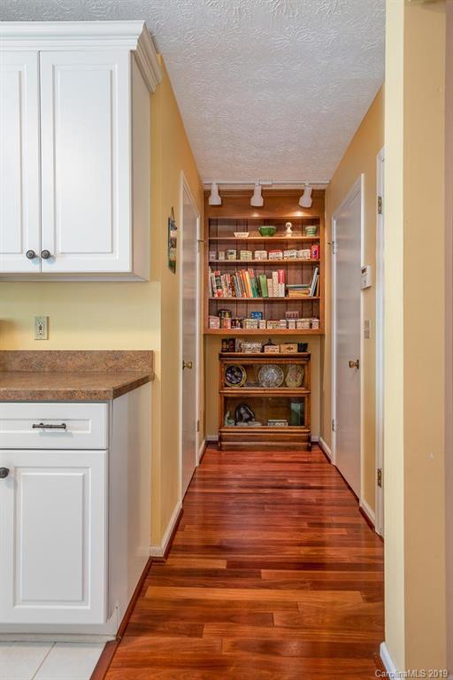 420 Brandon Road Hendersonville, NC 28739 - Photo 16 of 38