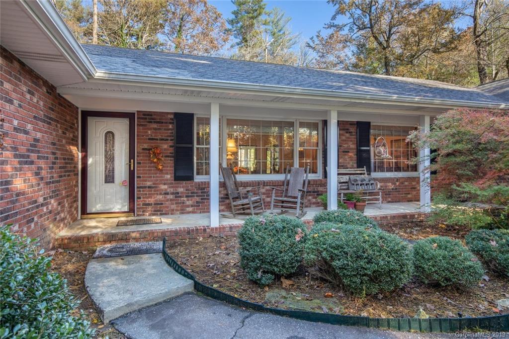 420 Brandon Road Hendersonville, NC 28739 - Photo 4 of 38