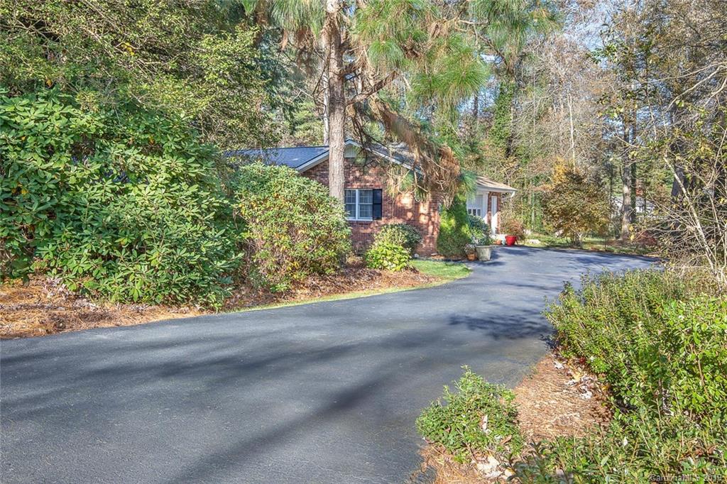 420 Brandon Road Hendersonville, NC 28739 - Photo 33 of 38