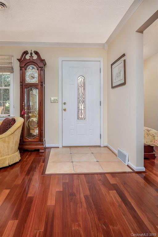 420 Brandon Road Hendersonville, NC 28739 - Photo 7 of 38