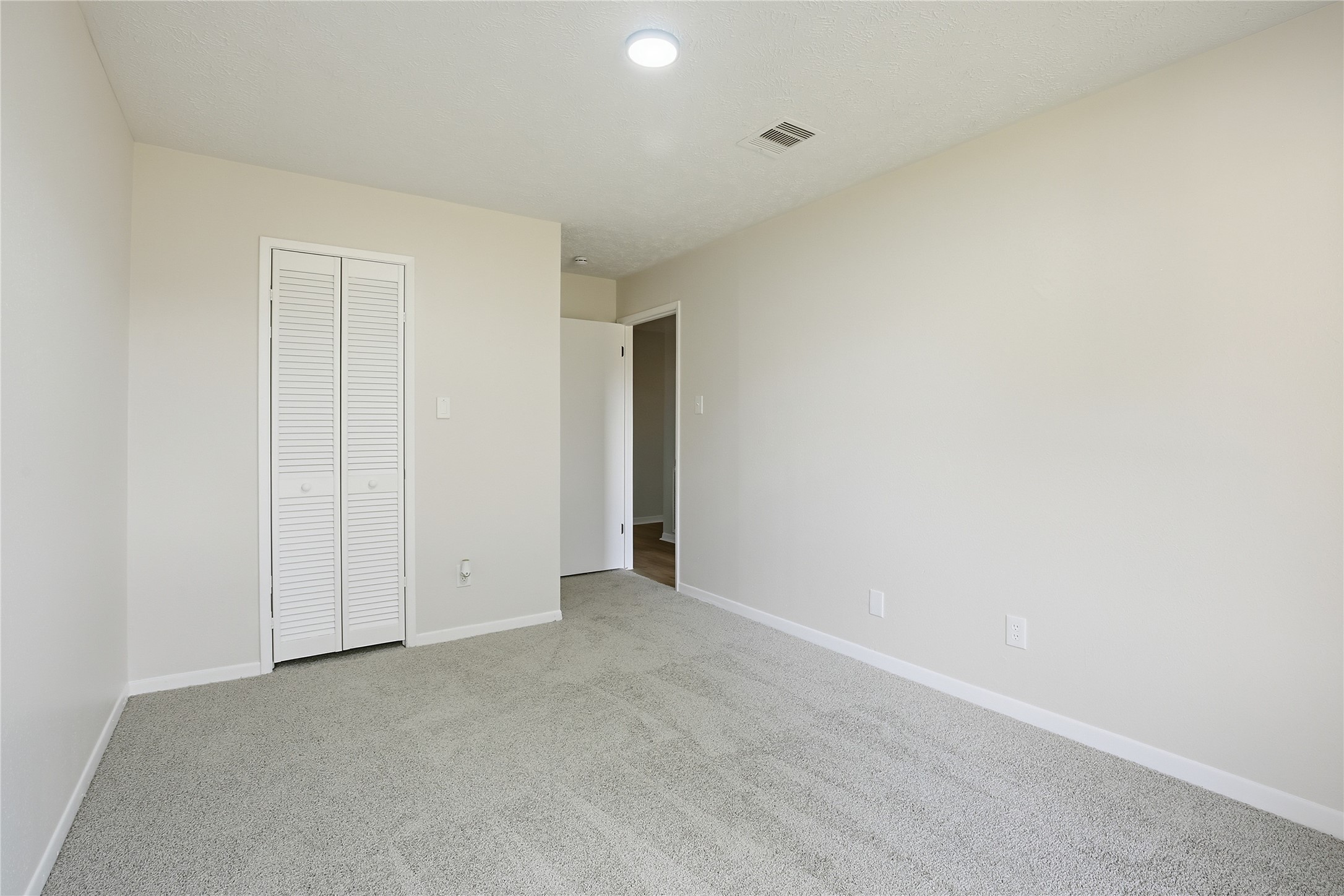 9850 Sageroyal Lane Houston, TX 77089 - Photo 14 of 18 a view of an empty room