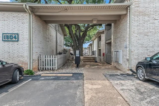 $218,000 | 1304 Summit Street, Unit 206, Austin, TX 78741