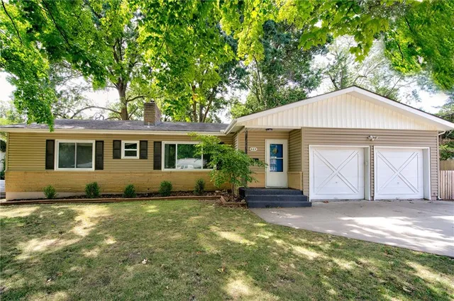 $275,000 | 605 Southeast 5th Street, Lee's Summit, MO 64063