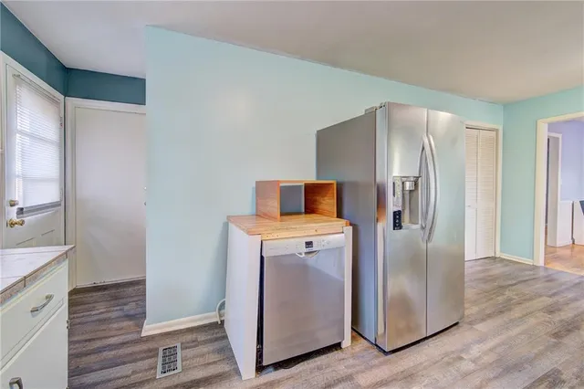 $275,000 | 605 Southeast 5th Street, Lee's Summit, MO 64063