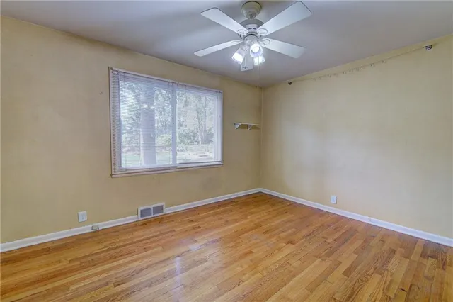 $275,000 | 605 Southeast 5th Street, Lee's Summit, MO 64063