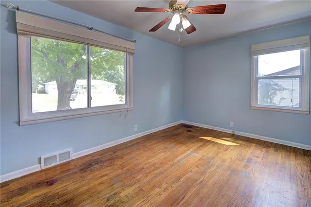 $275,000 | 605 Southeast 5th Street, Lee's Summit, MO 64063