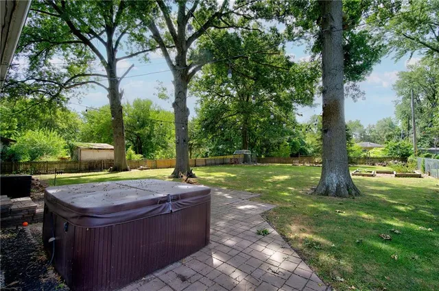 $275,000 | 605 Southeast 5th Street, Lee's Summit, MO 64063