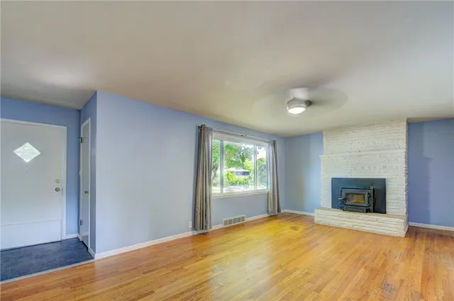 $275,000 | 605 Southeast 5th Street, Lee's Summit, MO 64063