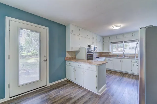 $275,000 | 605 Southeast 5th Street, Lee's Summit, MO 64063