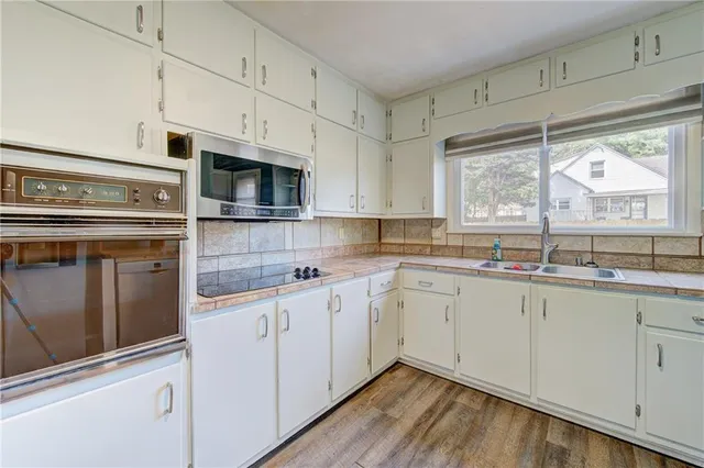 $275,000 | 605 Southeast 5th Street, Lee's Summit, MO 64063