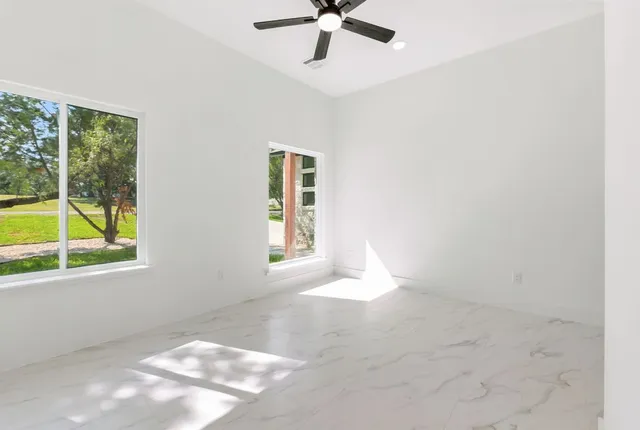 $2,800 | 418 Bedford Drive, Spicewood, TX 78669