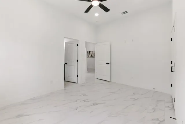 $2,800 | 418 Bedford Drive, Spicewood, TX 78669