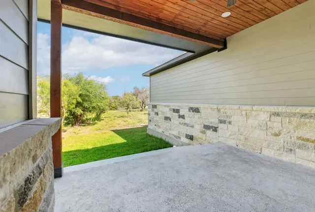 $2,800 | 418 Bedford Drive, Spicewood, TX 78669