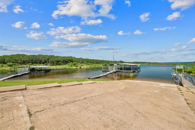 $2,800 | 418 Bedford Drive, Spicewood, TX 78669