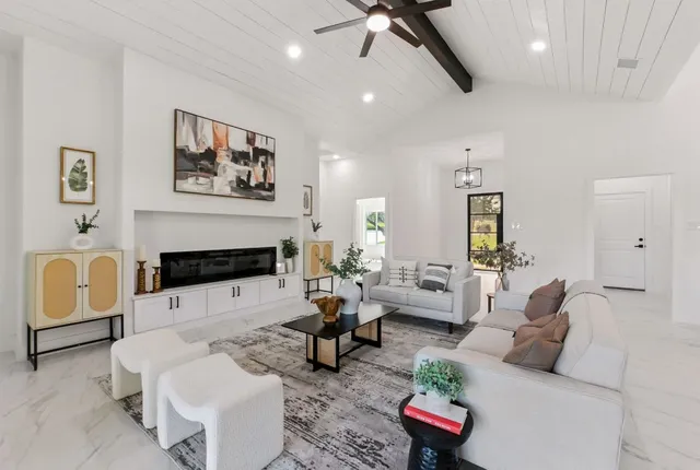 $2,800 | 418 Bedford Drive, Spicewood, TX 78669