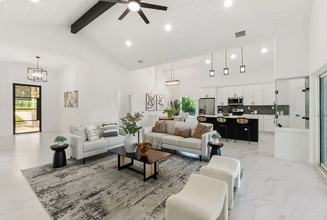 $2,800 | 418 Bedford Drive, Spicewood, TX 78669